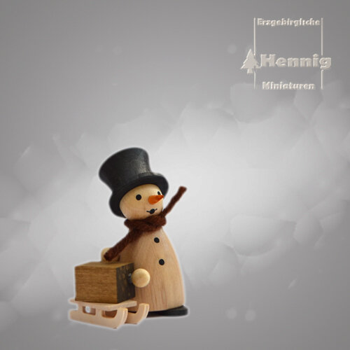 Hennig Figuren - Schneemann mit Schlitten natur