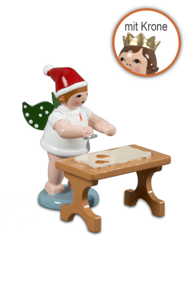 Ellmann - Weihnachtsengel mit Ausstechform am Tisch mit Krone