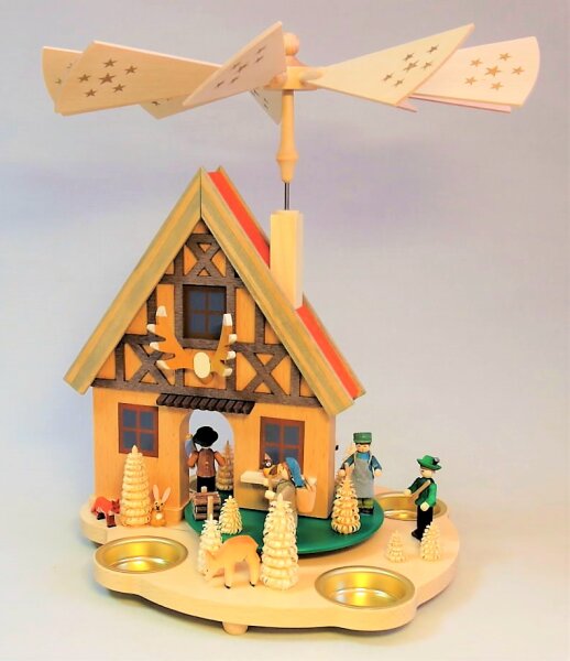 Richard Glässer - Tischpyramide Haus Forsthaus